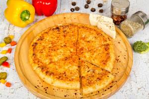 Margarita Pizza [Medium]+ Stuffed Pocket + Chilli Garlic Dip+ French Fries