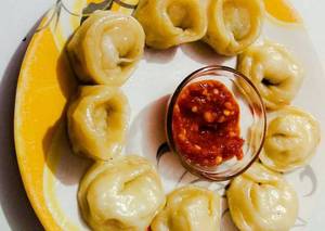 Chicken Cheese Chilli Momos 