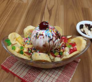 Fruit Salad With Ice Cream