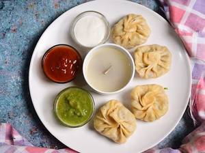 Paneer Momos [4pieces] With  Soup