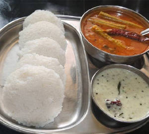 Idli/Samber/Chutney [6 Pieces]