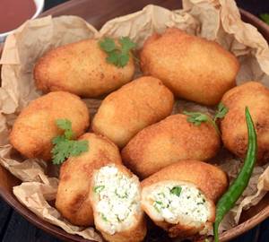 Paneer Bread Roll (2 Pcs.)