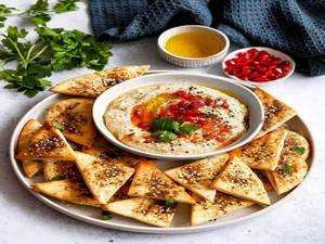 Hummus With Zatar Bread Platter