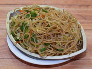 Veg Hakka Noodles