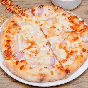10" Onion Pizza + Cold Drink 