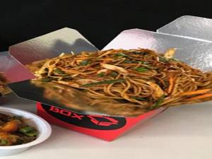 Vegetable Butter Chilli Garlic Noodles With Cauliflower Munchurian