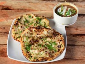 Chana Masala with Amritsari Kulcha