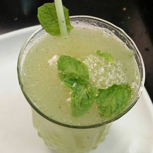 Lemon With Mint Juice