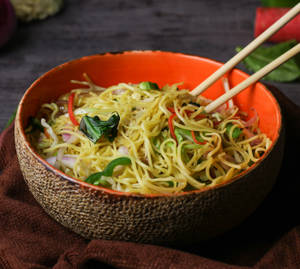 Veg Hakka Noodles   