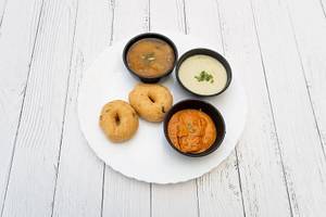 2 Vada With Sambhar