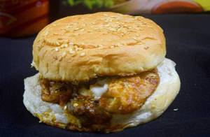 Cheese Veg Momos Burger