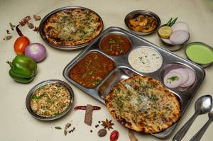 Stuff Gobhi Pyaaz Chole Kulche Thali