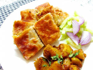 Chicken Moghlai Paratha