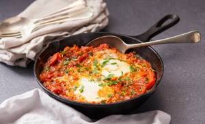 Shakshuka : 4 Eggs