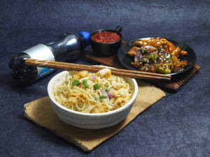 Chicken Chilly (Half)+Chicken Hakka Noodles(Half)+Softdrink