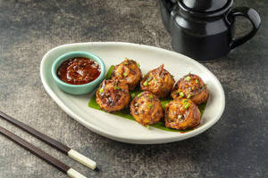 Street Style Crunchy Chilli Chicken Momo