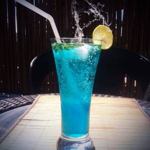 Blue Lagoon Mojito