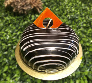Eggless Dark Fantasy Cake   (1 Kg)