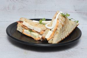 Makhni Paneer Grilled Sandwich