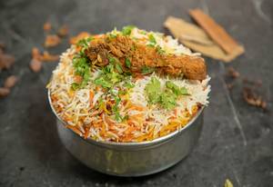 Chicken Hyderabadi Dum Biryani