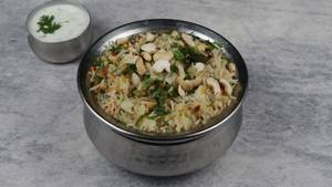 Kaju Mattar Pulao