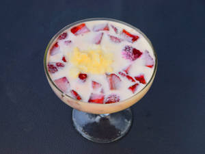 Strawberry Malai Salad 