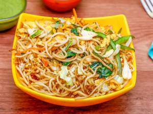 Egg Schezwan Noodles 