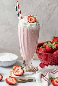Strawberry Milkshake  [300 ml]