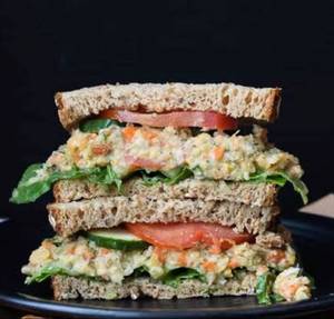 Hummus Sandwich