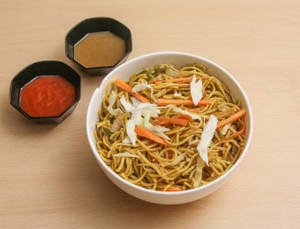 Veg Hakka Noodles        