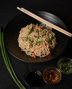 Veg Hakka Noodles