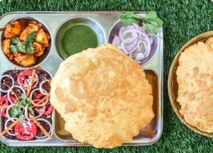 Pindi Chole Bhature (2 Pc)