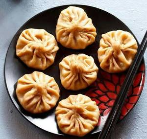 Veg Momos [10 Pieces]