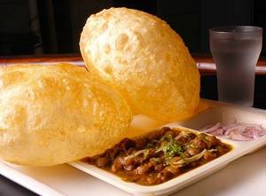 Chole Bhaturre (2pcs) + Kesariya Kheer