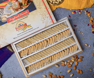 Kaju Burfi + Kaju Gajak (800 Gms)