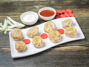 Veg Momos (6 Pcs)