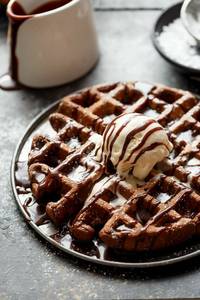 Nuttela Waffle