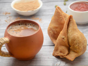 Samosa (2 Nos) & Masala Chai 150 Ml (serves 1)