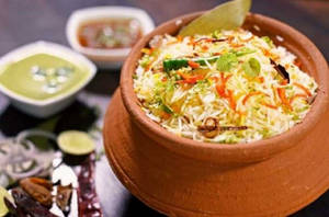 Matka Biryani With Raita & Salad
