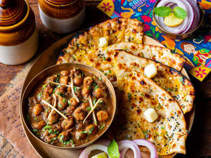 Special Amritsari Chole Kulcha