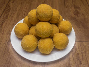 Besan Laddu