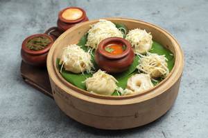 Veg Cheese Momos [6 pcs]