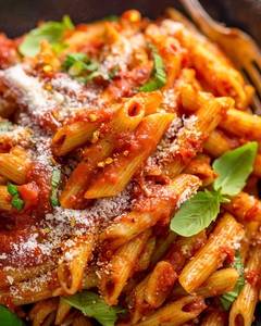 Penne Arrabiatta Al Olio (premium San Marzano Tomato Basil Sauce,spicy)