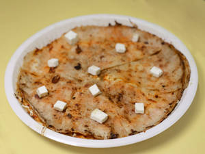 Garlic Twister Paneer Quesadilla 