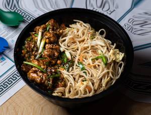 Egg Hakka Noodles With Chilli Chicken (Dry)