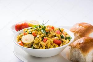 Egg Bhurji with Bun Maska