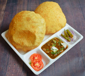 Chana Bhatura ( 2 Piece)