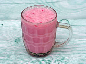 Strawberry Milk (1 Ltr)