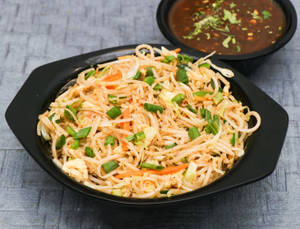 Egg Hakka Noodles