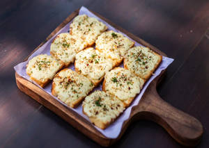 Cheesy Garlic Bread (5 Pieces )